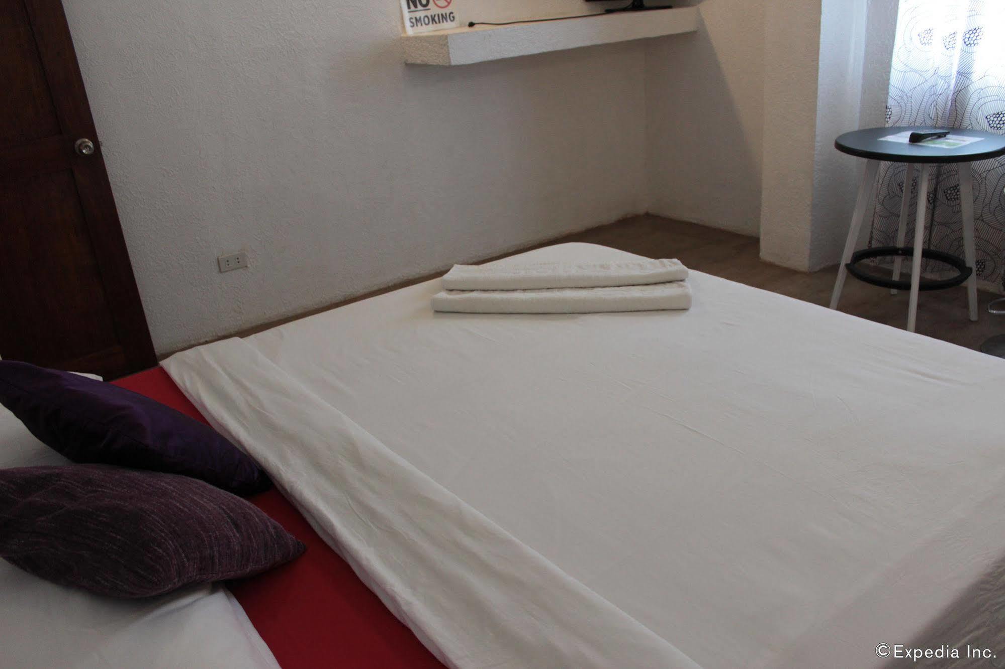 Sea Horse Guest House Coron Bagian luar foto