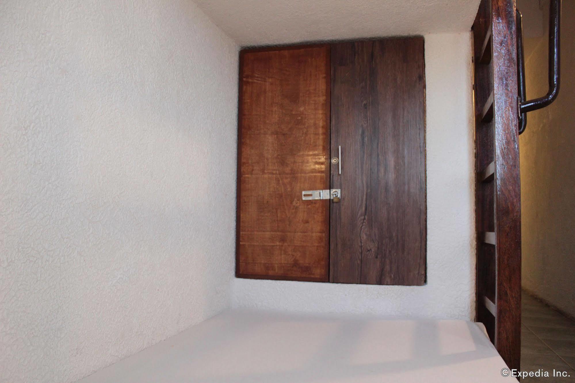 Sea Horse Guest House Coron Bagian luar foto